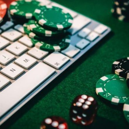 How Online Poker Works And The Different Formats Available?